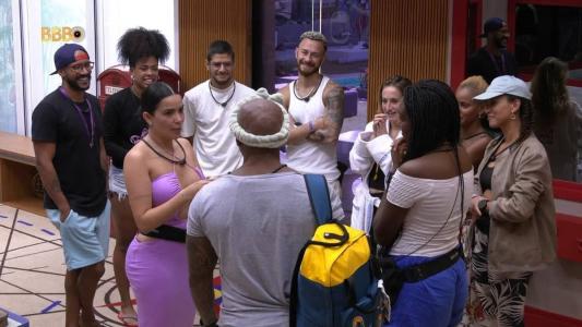Momento em que os participantes se despedem de Dania