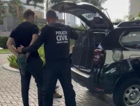Momento em que suspeito é preso