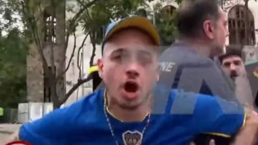 Momento em que torcedor do Boca imita macaco e xinga brasileiros