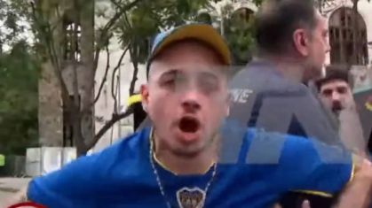 Momento em que torcedor do Boca imita macaco e xinga brasileiros
