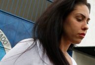 Mãe de Henry Borel, Monique Medeiros se entrega à polícia no Rio