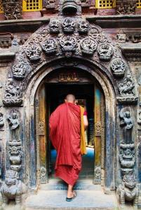 Menina foi carregada por familiares de sua casa, em Katmandu, até o palácio-templo (imagem meramente ilustrativa)