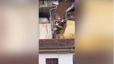Imagens mostram resgate em Juiz de Fora