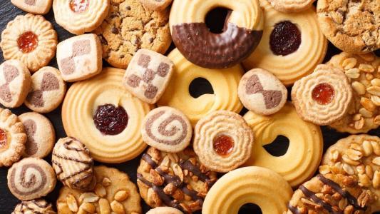 Biscoitos amanteigados confeitados