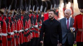 Volodymyr Zelensky e Rei Charles III
