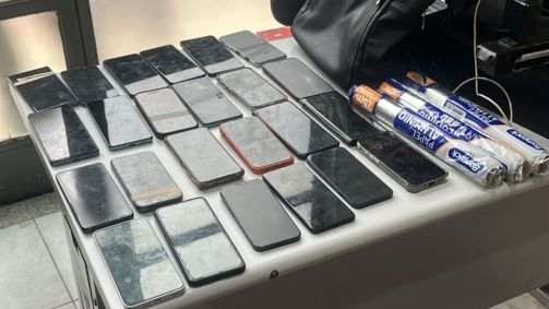 Celulares foram apreendidos pela PM