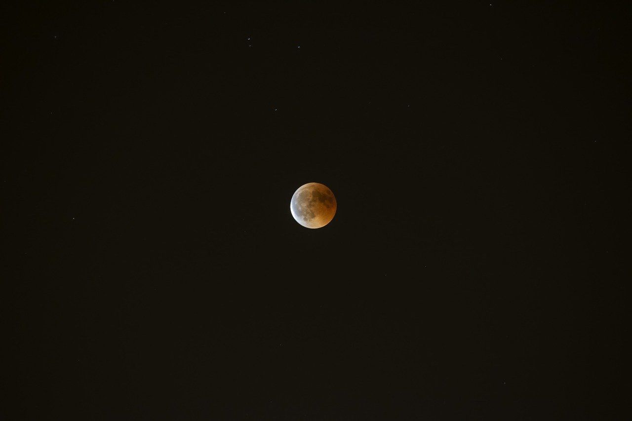 Eclipse parcial da Lua será visto em todo o Brasil nesta quinta-feira (27); veja horário