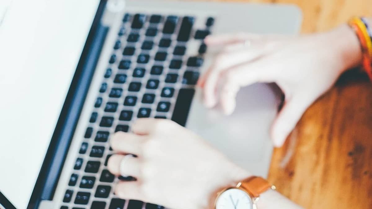 Mineira é estuprada após se mudar para casa de homem que conheceu na internet