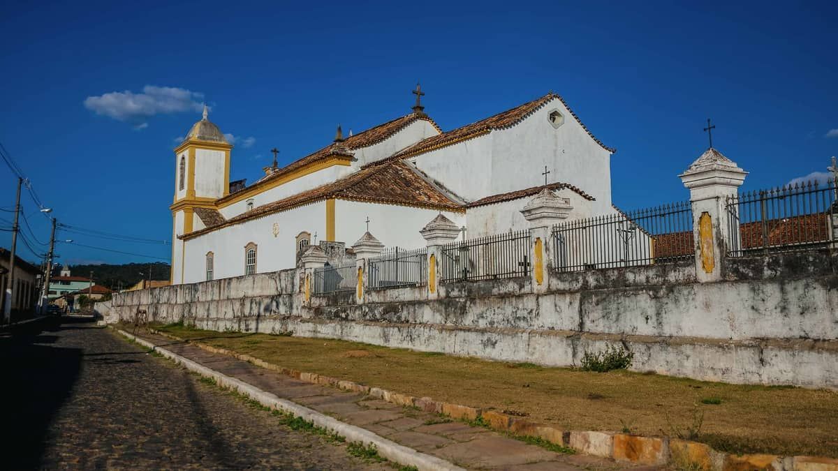Moradores de Cachoeira do Campo pedem instalação de lombadas para garantir a segurança no trânsito 