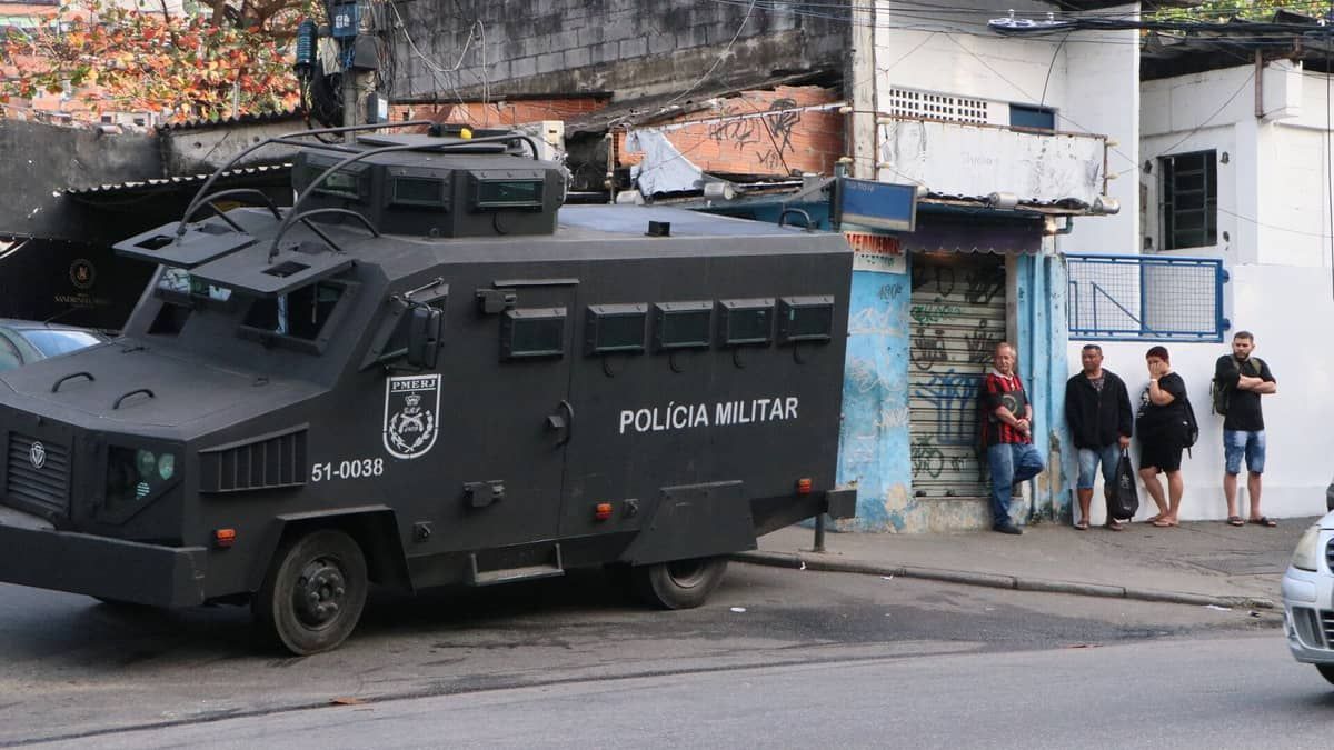 Moradores de comunidades com constantes tiroteios têm mais chance de desenvolver hipertensão