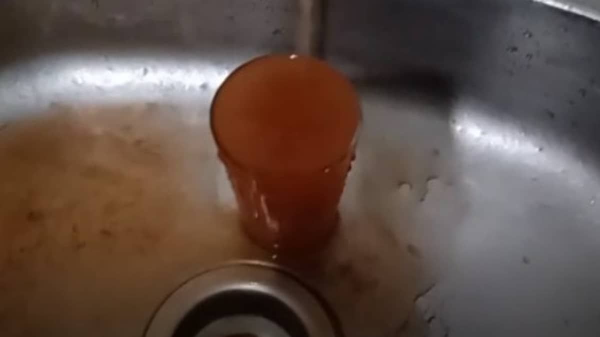 Vídeo: moradores de Congonhas recebem água barrenta há uma semana e acusam CSN de descaso