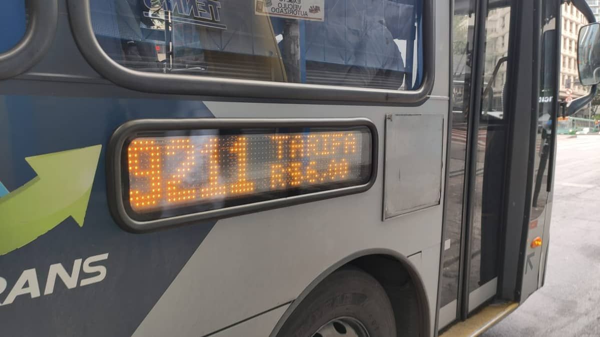 Passagem de ônibus aumenta para R$ 6 neste domingo (23) em Belo Horizonte