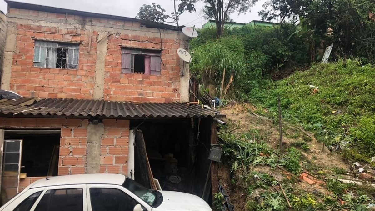 Moradores questionam conclusão de obra anunciada pela PBH em aglomerado na Pampulha