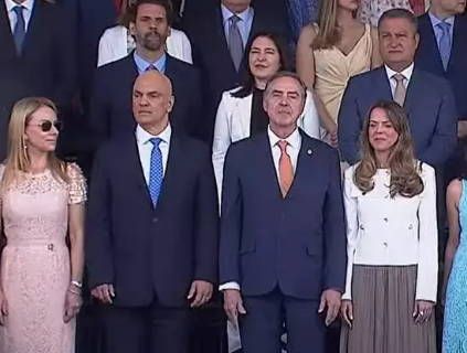 Alvo de pedidos de impeachment, Alexandre de Moraes participa do desfile de 7 de Setembro