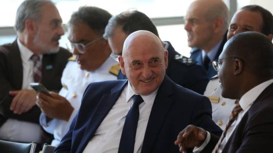 Moraes manda PF analisar pedido de investigação contra Gonçalves Dias.