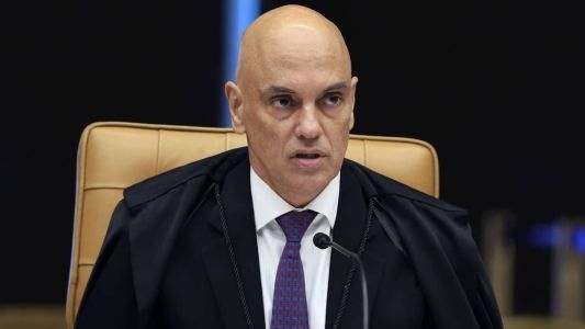 Moraes vota para receber denúncia de mais 45 acusados pelo 8 de janeiro.