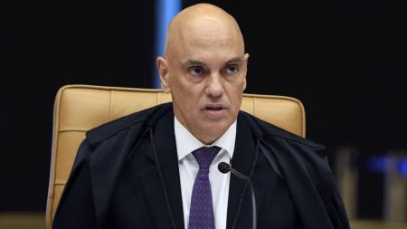 Moraes vota para receber denúncia de mais 45 acusados pelo 8 de janeiro.