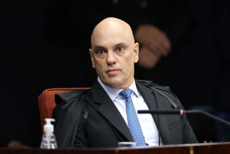 Moraes garante que presos pelo 8/1 têm direito à visita religiosa | CNN Brasil