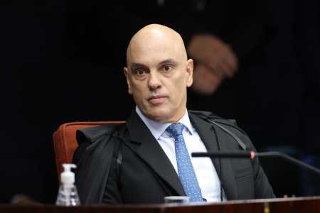 Moraes garante que presos pelo 8/1 têm direito à visita religiosa | CNN Brasil