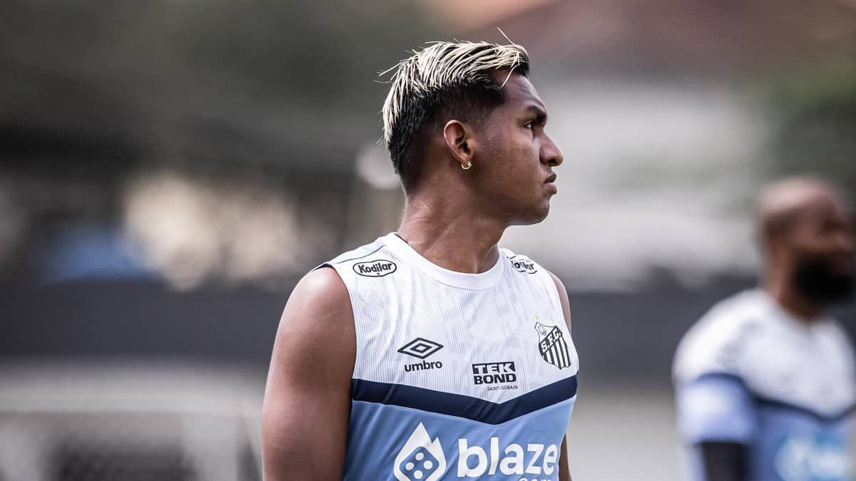 Morelos se lesiona e vira desfalque no Santos