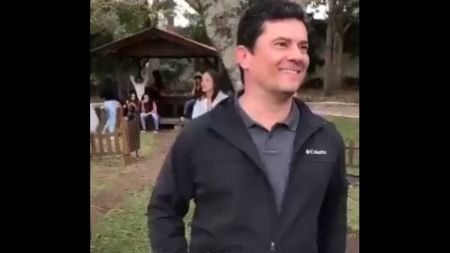 Moro foi filmado em uma festa e diz, no vídeo, que iria 'comprar habeas corpus' do ministro Gilmar Mendes