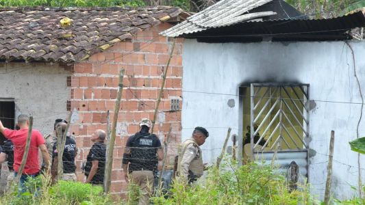 Morre adolescente que teve mais de 50% do corpo queimado em chacina na Bahia.
