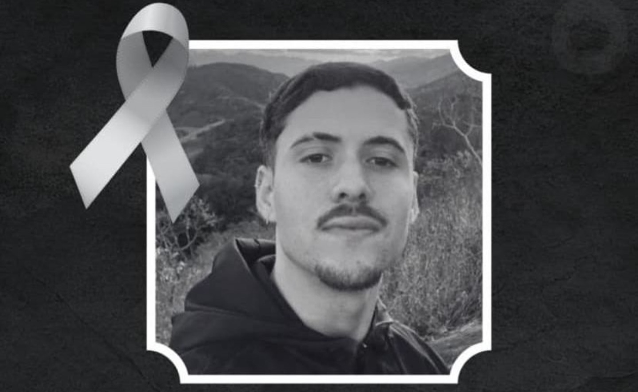 Jovem bate moto em carro, cai no asfalto e morre atropelado por outra moto em MG
