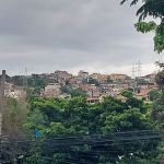 Moradores de aglomerado da região Oeste de BH registram intenso tiroteio após assassinato de jovem