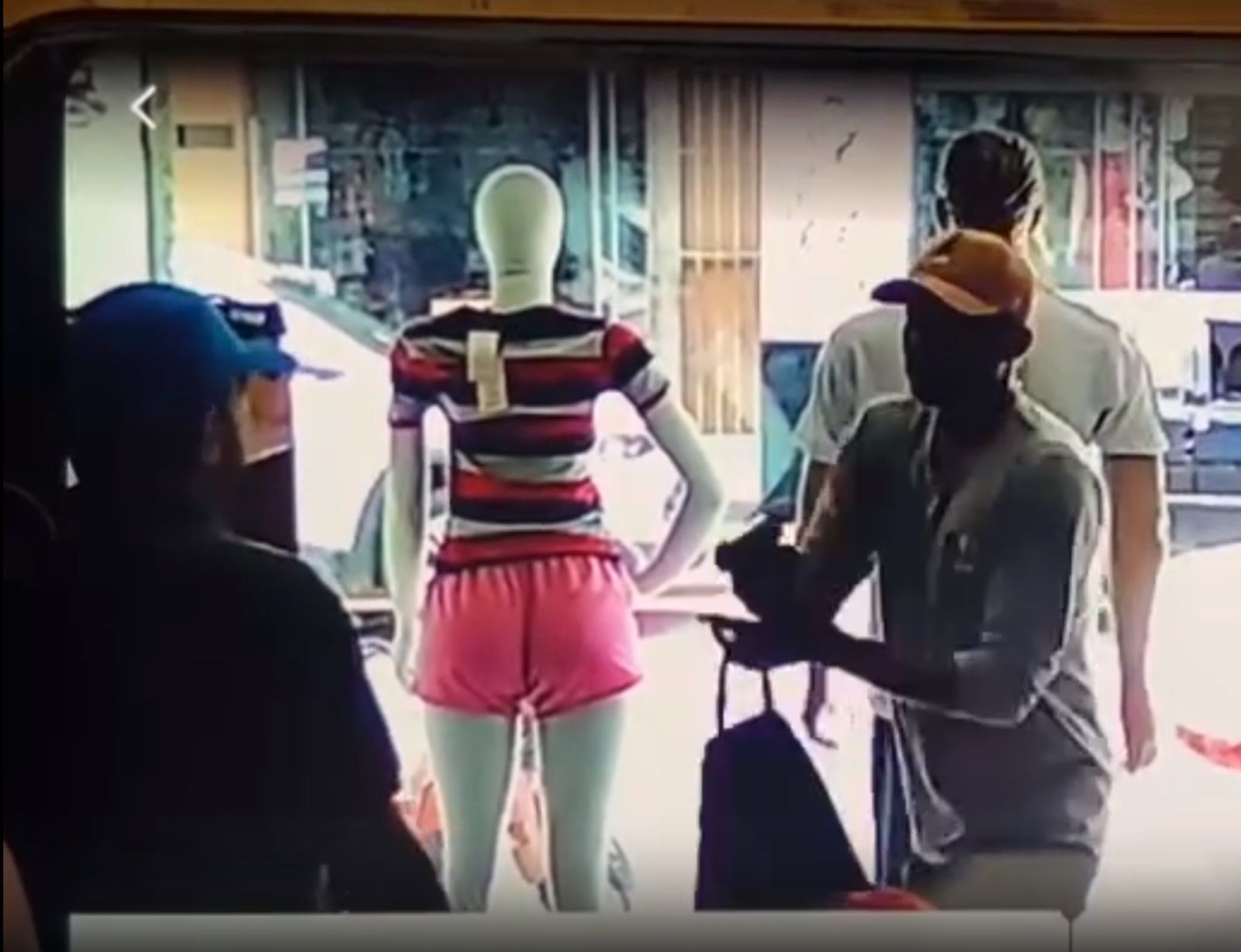 Vídeo: empresário é morto a tiros dentro da própria loja no interior de Minas