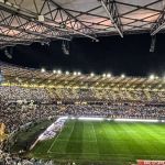 'No Racism': torcida do Atlético faz mosaico antes de jogo com Palmeiras