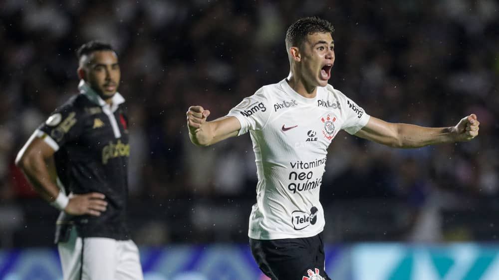 Mano comenta assédio europeu sobre Moscardo, do Corinthians: “Torcer para que fique”