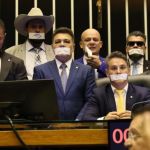 Conselho de Ética abre processo contra deputados por invasão do plenário