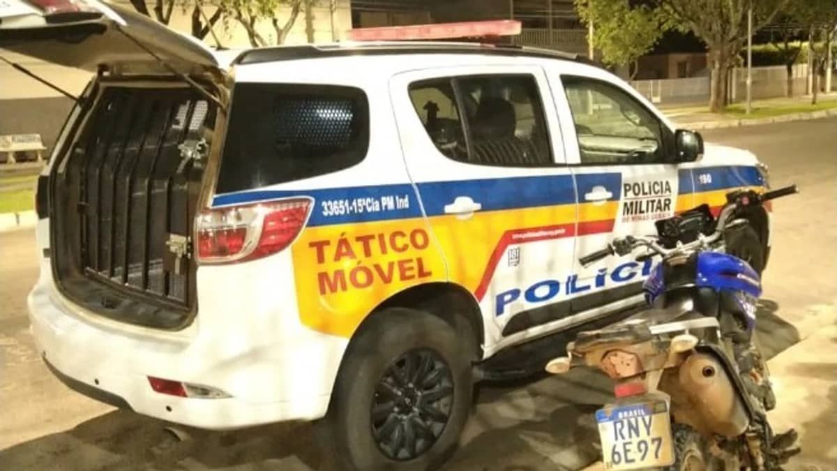 Homens furtam moto de prefeitura para ir a boate de strip-tease 