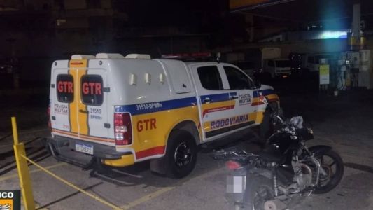 Moto foi apreendida pela Polícia Militar