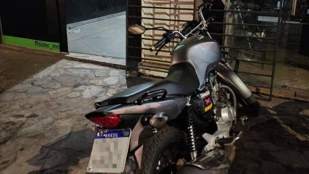 Moto furtada foi recuperada pela Polícia Militar