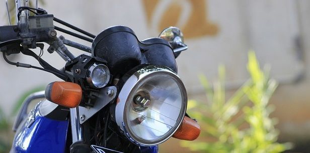 Justiça manda empresa indenizar motociclista que se acidentou após ataque de cachorro