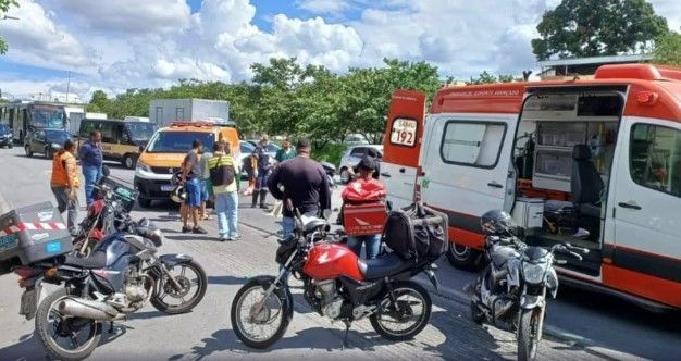Em 20 dias, BH registra 30 acidentes com moto por aplicativo: ‘fui arremessada’, lembra vítima