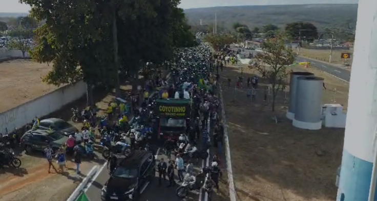 Apoiadores de Bolsonaro fazem motociata em Brasília; veja imagens