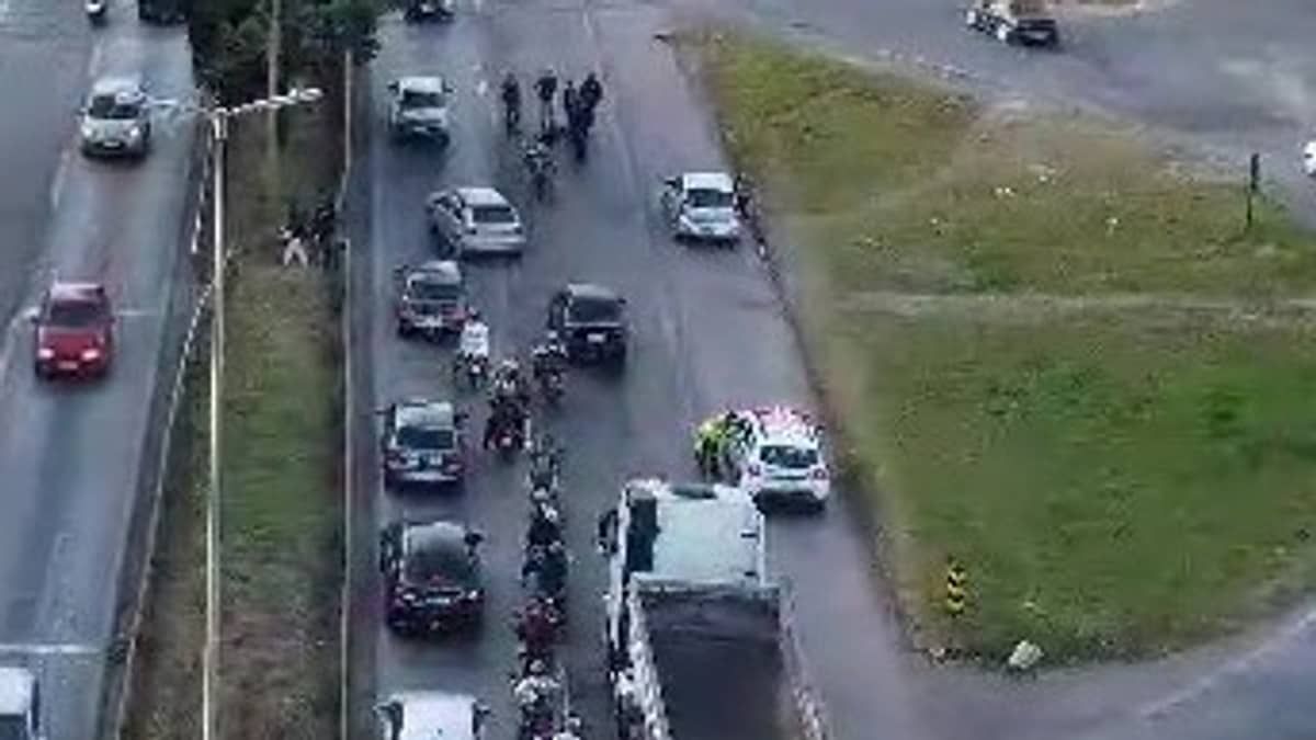 Motociclista fica gravemente ferido ao ser atropelado por carro na BR-040