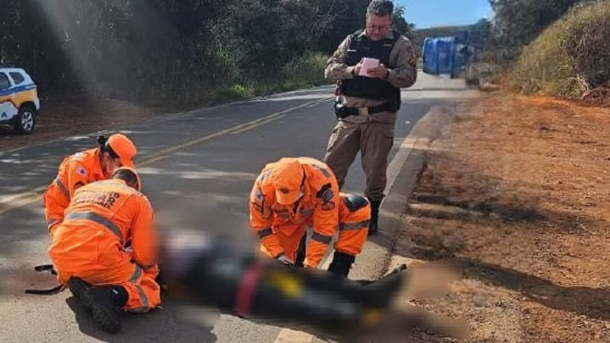 Motociclista idoso fica gravemente ferido em acidente com carro na BR-369 em Minas  