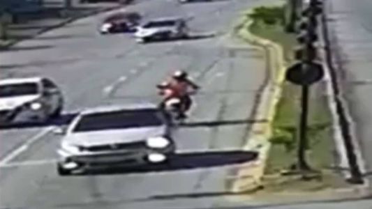 Motociclista morreu após atingir carro em avenida de Coronel Fabriciano (MG)