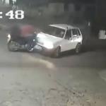 Vídeo: motociclista ‘voa’ após atingir carro em cruzamento no Sul de Minas