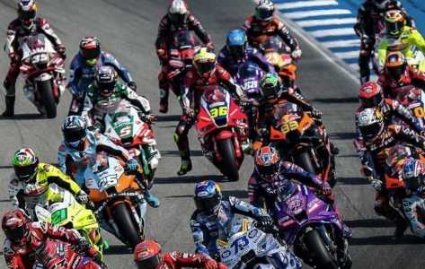 Disputa de etapa da MotoGP em 2025
