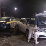 Corolla furtado e com placa clonada é interceptado pela Polícia Rodoviária Federal na BR-381 