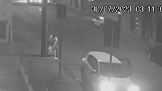 Motorista de app abandou a jovem na calçada