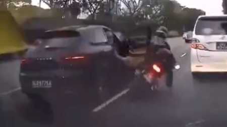 Motorista derrubou duas motos