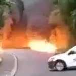 Veículos envolvidos em explosão com caminhão são retirados da BR-040 na serra de Petrópolis