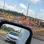 Caminhão tomba, motorista fica preso às ferragens e Contorno de Betim é interditado