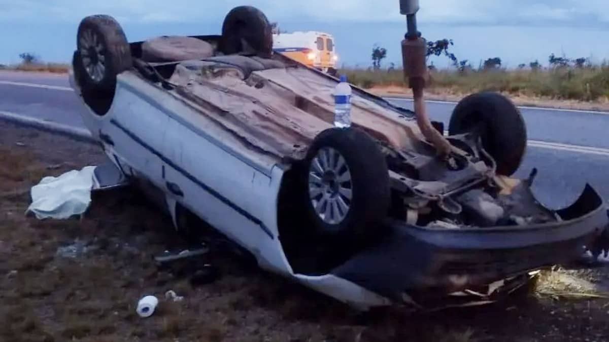 Criança de 7 anos morre em capotamento no interior de MG; motorista não tinha CNH