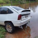 Motorista é encontrado morto debaixo de carro que capotou na Zona da Mata mineira